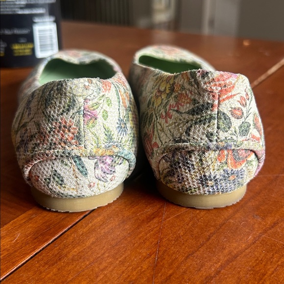 SAS women’s size 7W Floral Ballet Slip On Flats Spring Summer Italian Casual - Picture 4 of 6